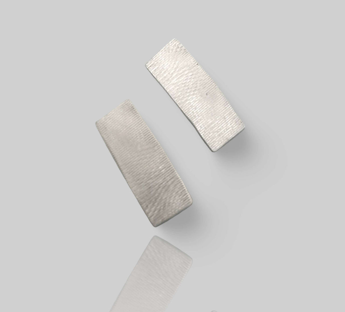 Unhewn Tile Studs